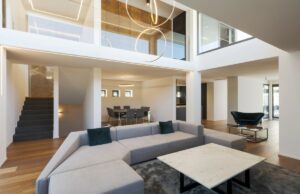 Rénover une vieille grange pour en faire un duplex de luxe : combien ça coûte vraiment en 2025 ? Rénover une vieille grange pour en faire un duplex de luxe