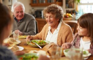 « On vit tous sous le même toit » : comment les familles transforment leurs maisons pour accueillir enfants et grands-parents On vit tous sous le même toit cohabitation intergenerationelle 2