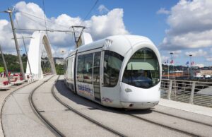 « Du mauvais côté de la rue » : ces logements près du tramway qui perdent de la valeur Le tramway, le mauvais côté de la rue… et la valeur des logements