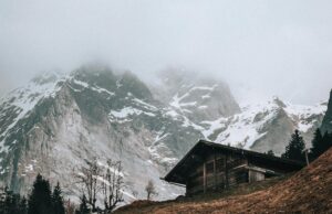 Acheter malgré une affaire ou un passé sombre et troublant : la nouvelle psychologie des acquéreurs immobiliers Grand Bornand affaire Flactif Acheter malgré un passé troublant la nouvelle psychologie des acquéreurs immobiliers